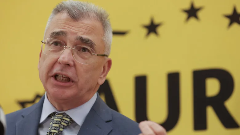 Petrișor Peiu discută despre abținerile senatorilor AUR la votul pe Legea integrității.
