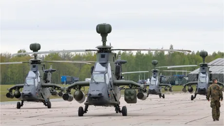 Helicoptere militare pregătite pentru misiuni în apropierea bazelor NATO.