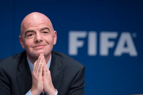 FIFA discută despre atragerea de investiții externe în fotbal.