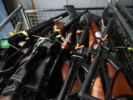 Arme confiscate, pregătite pentru programul de răscumpărare din New South Wales.