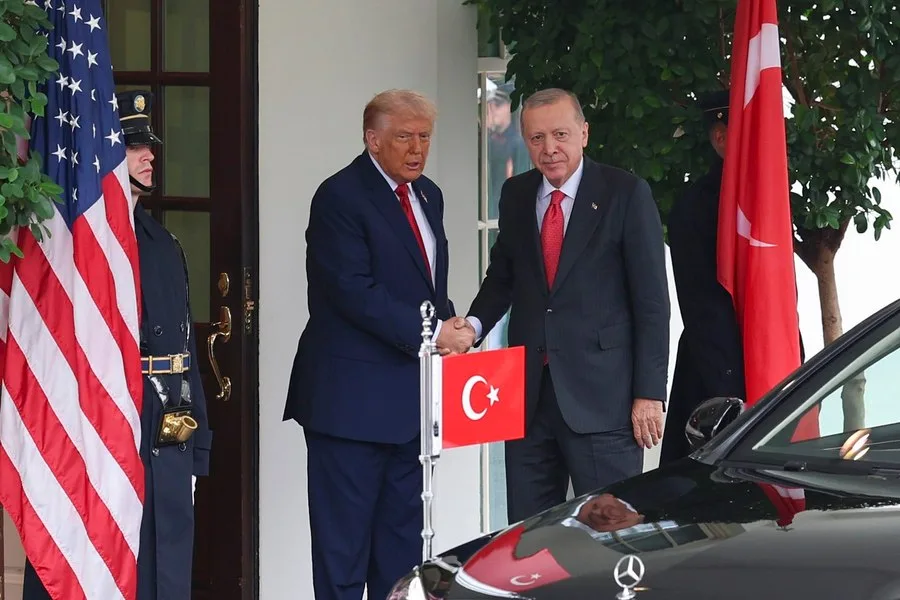 Donald Trump și liderul turc se întâlnesc pentru discuții oficiale.