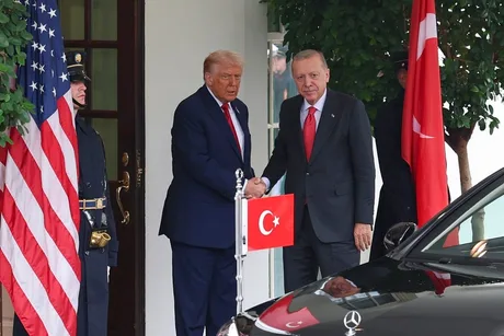 Donald Trump și liderul turc se întâlnesc pentru discuții oficiale.