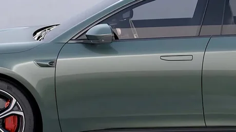Mânere mecanice la ușile mașinilor pentru siguranța pasagerilor în caz de accident.
