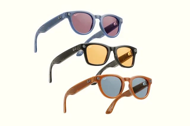 Ochelari smart în diverse culori, evidențiind designul modern și funcțiile avansate.