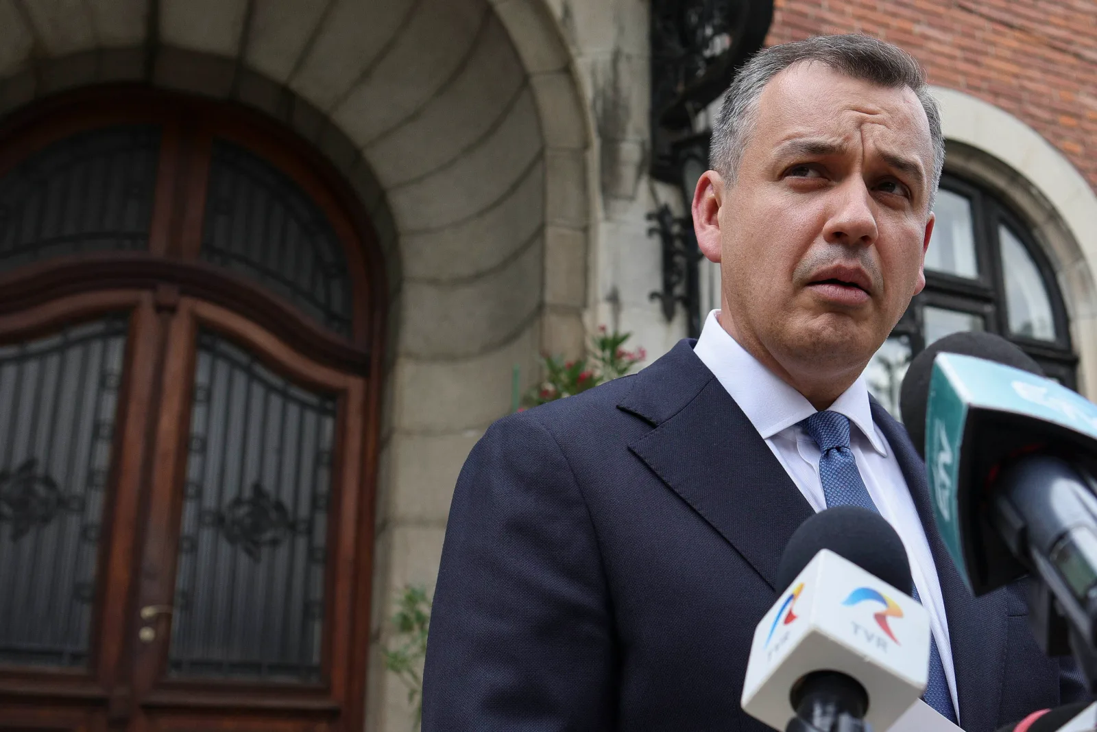 Eugen Tomac discută despre criza politică și impactul ei economic.