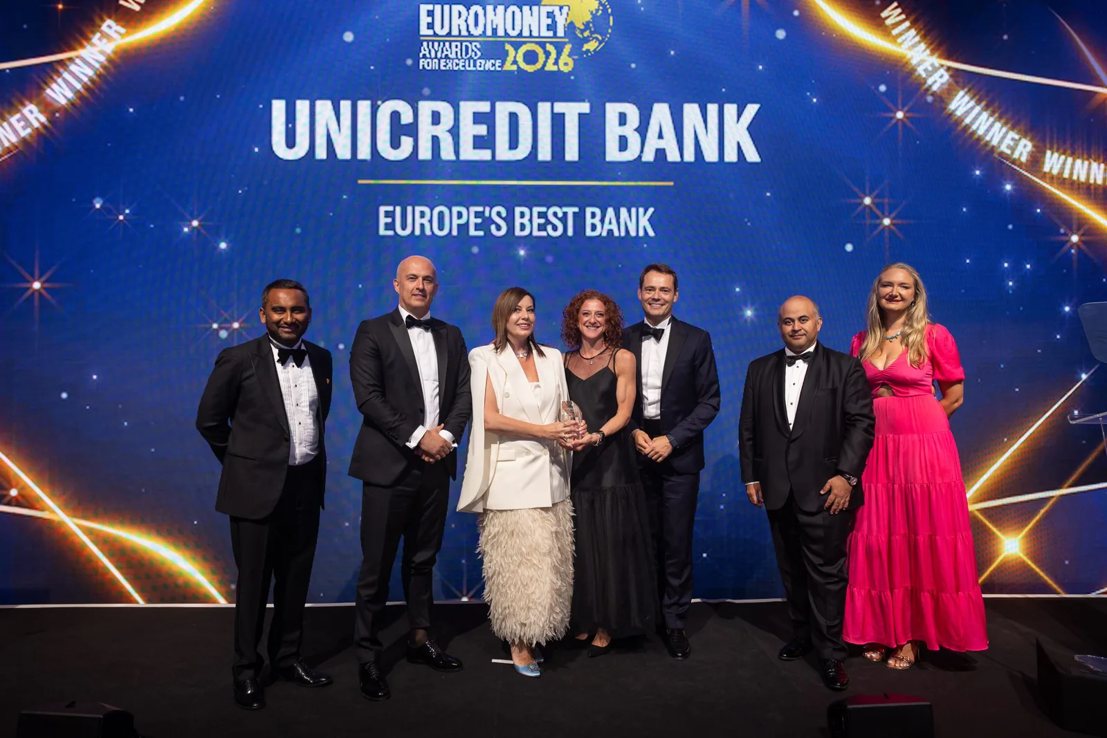 UniCredit sărbătorește premiile obținute la Euromoney în 2026.