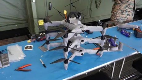 Drone FPV fabricate pe portavion prin tehnologia imprimării 3D în condiții dificile.