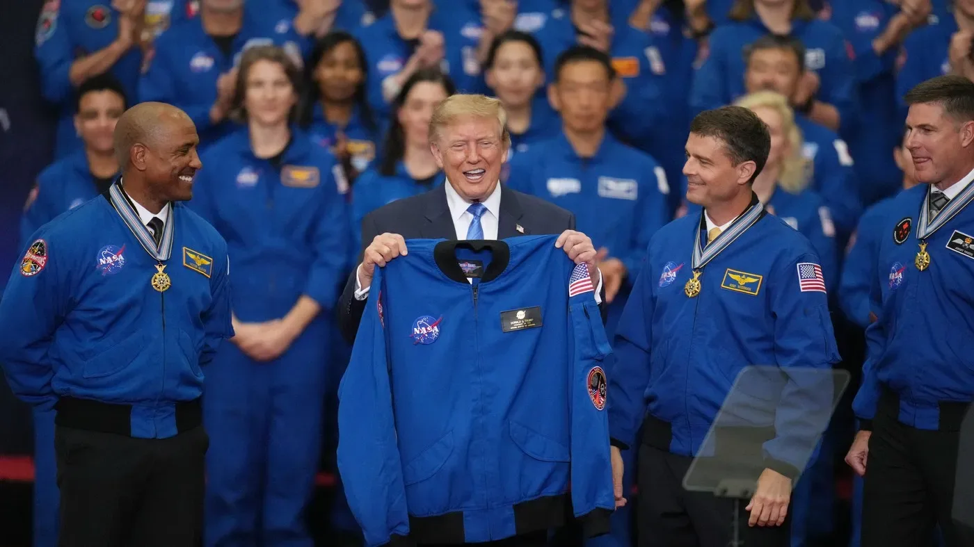 Donald Trump anunță crearea unei academii pentru pregătirea specialiștilor în domeniul spațial.