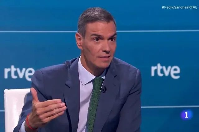 Pedro Sánchez discută despre provocările extremismului de dreapta la un miting internațional.