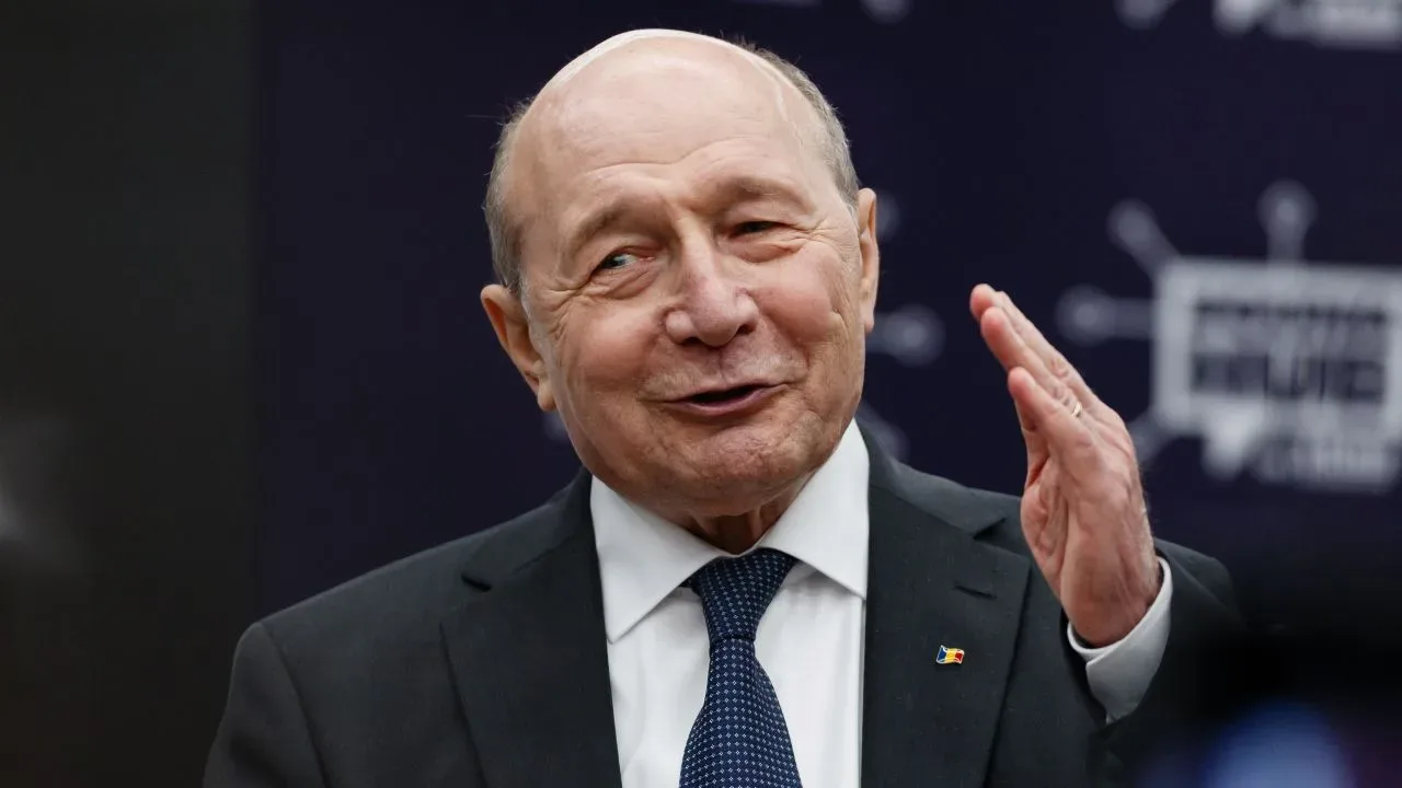 Traian Băsescu discută despre riscurile alianței PSD-AUR în fața alegătorilor.