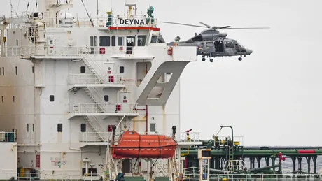 Petrolierul Deyna reținut de marina franceză în Marea Mediterană.