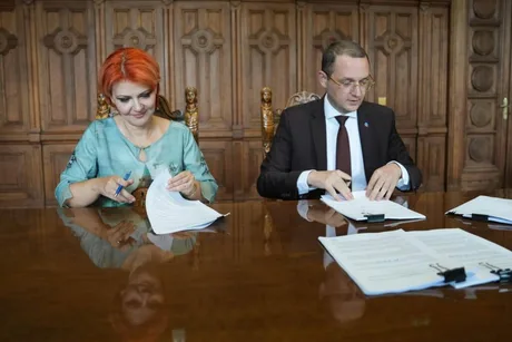 Semnarea contractului pentru centrala de cogenerare pe gaz la Craiova.