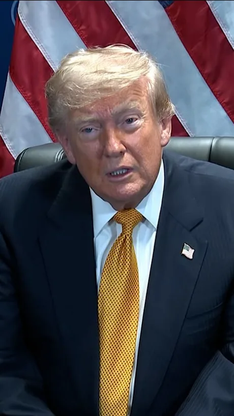 Donald Trump discutând despre vânzarea avioanelor F-35 la summitul NATO.