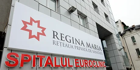 Clădire modernă a unui spital din rețeaua Regina Maria.