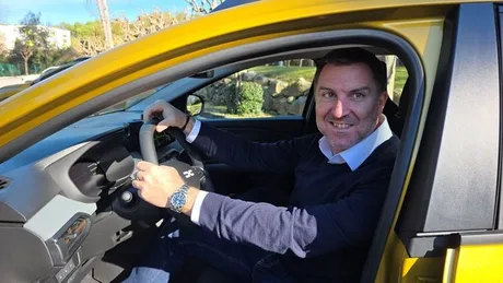 Directorul Dacia discutând despre provocările industriei auto din România.