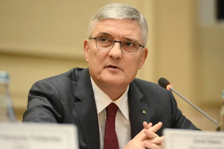Daniel Dăianu discută despre impactul alegerilor anticipate asupra ratingului României.