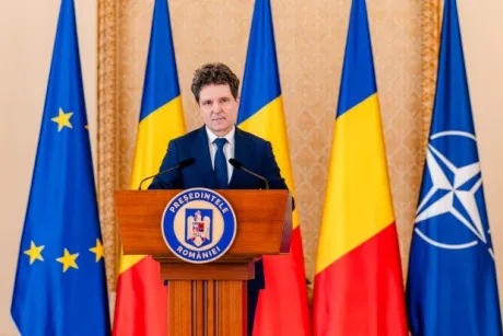 Nicușor Dan anunță amânarea desemnării premierului și incertitudinea politică.