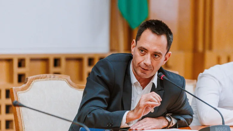 Csoma Botond discutând despre condițiile UDMR pentru guvernul Niculescu.