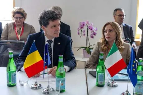 Nicușor Dan și Giorgia Meloni discutând despre bugetul UE.