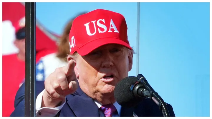 Donald Trump discută despre protestele din Franța la un miting electoral.