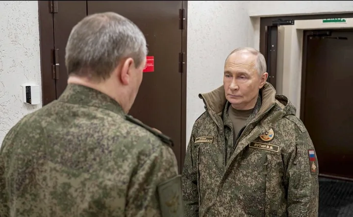 Donald Tusk discută despre riscurile atacurilor hibride din partea Rusiei asupra NATO.