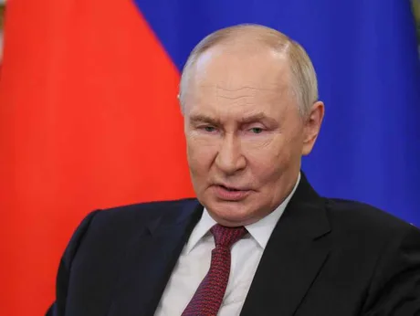 Vladimir Putin discutând despre scrisoarea lui Zelenski la Kremlin.