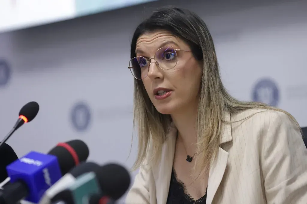 Diana Buzoianu discută despre investiții în infrastructura de apă și canalizare.