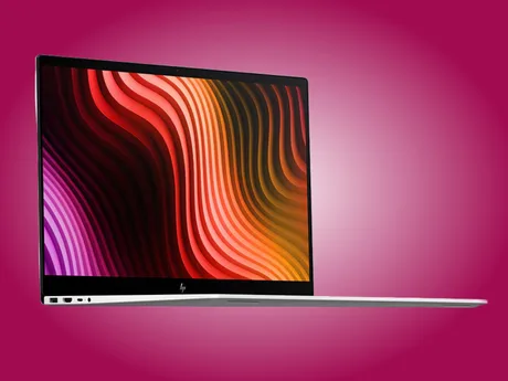 Laptopul HP OmniBook X 17 cu grafică integrată și ecran de 17,3 inci.