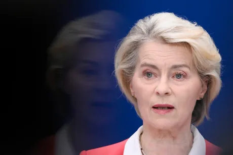 Ursula von der Leyen discutând despre reglementările pentru rețelele sociale.