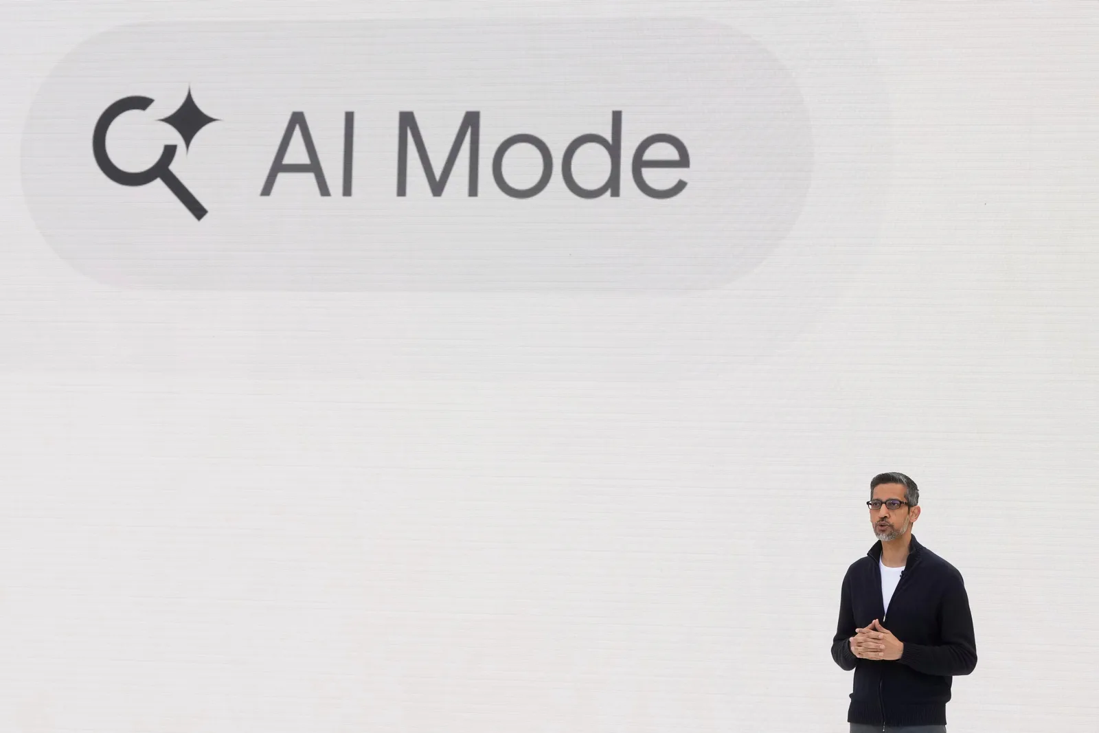 Prezentare despre integrarea AI în dezvoltarea software-ului la Alphabet.