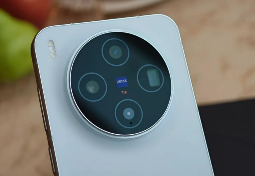 Scumpiri anticipate pentru telefoanele flagship din 2027 în China.