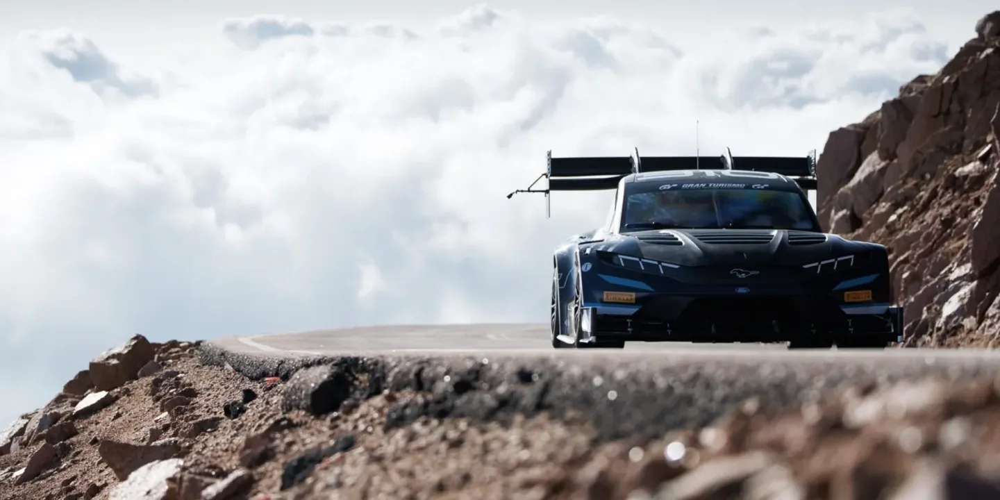 Ford Super Mustang Mach-E învinge la Pike’s Peak cu un timp record.
