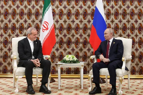 Întâlnirea dintre liderii iranian și rus la summitul OCS din Kârgâzstan.