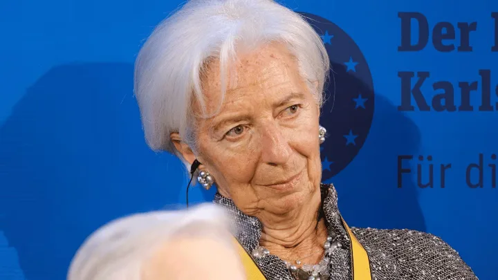 Christine Lagarde discută despre riscurile dependenței de AI din SUA și China.