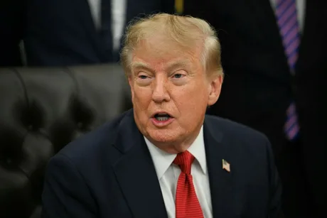 Donald Trump discutând despre sondajele de opinie și sprijinul său electoral.