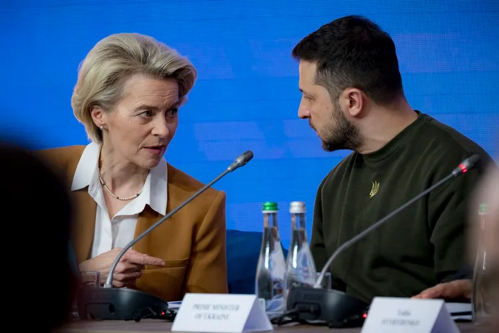 Discuții tensionate între liderii europeni despre sprijinul pentru Ucraina.