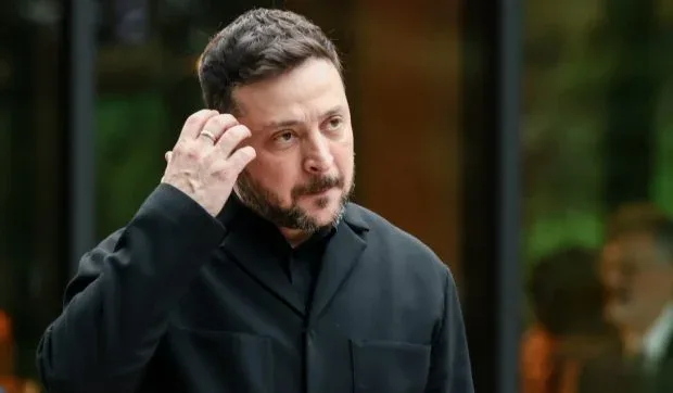 Karol Nawrocki anunță retragerea distincției lui Zelenski în contextul tensiunilor diplomatice.