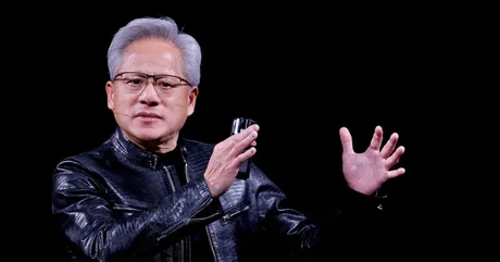 Jensen Huang discutând despre parteneriatele Nvidia în robotică și centre de date.