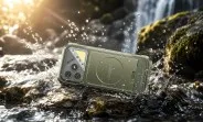 Smartphone robust rezistent la apă și praf, ideal pentru utilizatori activi.