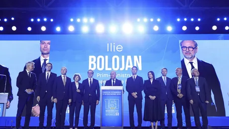 Ilie Bolojan alături de noua echipă de conducere a PNL la congresul extraordinar.