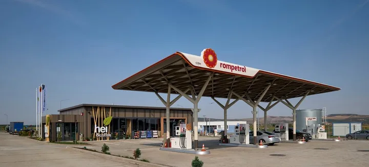 Nouă stație de carburanți Rompetrol pe Autostrada Transilvania, dotată cu servicii complete.