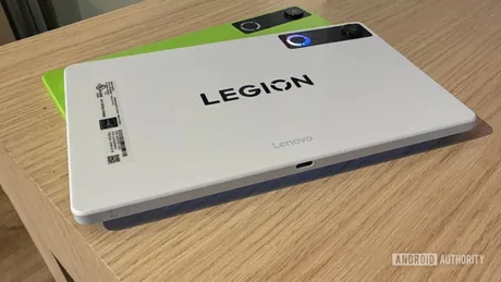 Tableta Legion Tab Gen 5 cu design modern și specificații avansate.