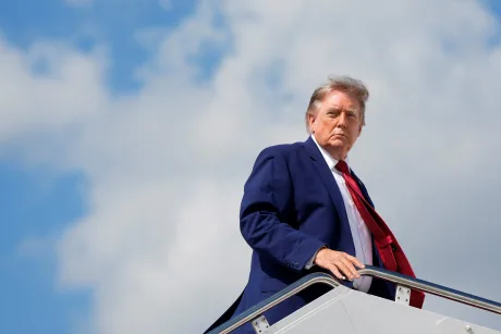 Donald Trump discută despre presiunea economică asupra Iranului și Strâmtoarea Hormuz.