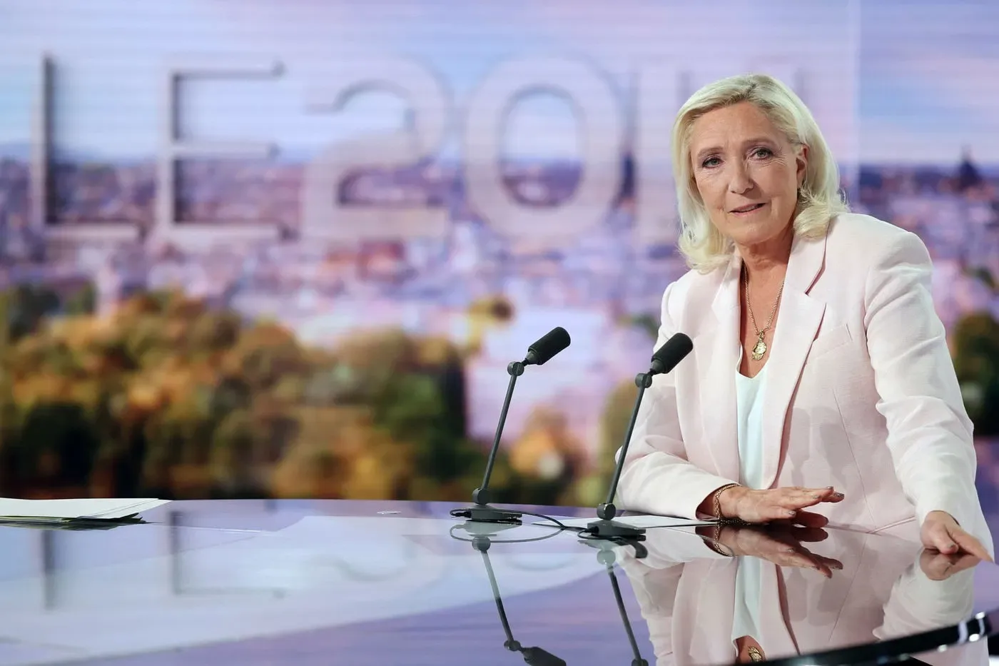 Marine Le Pen anunță candidatura pentru președinția Franței în 2027.