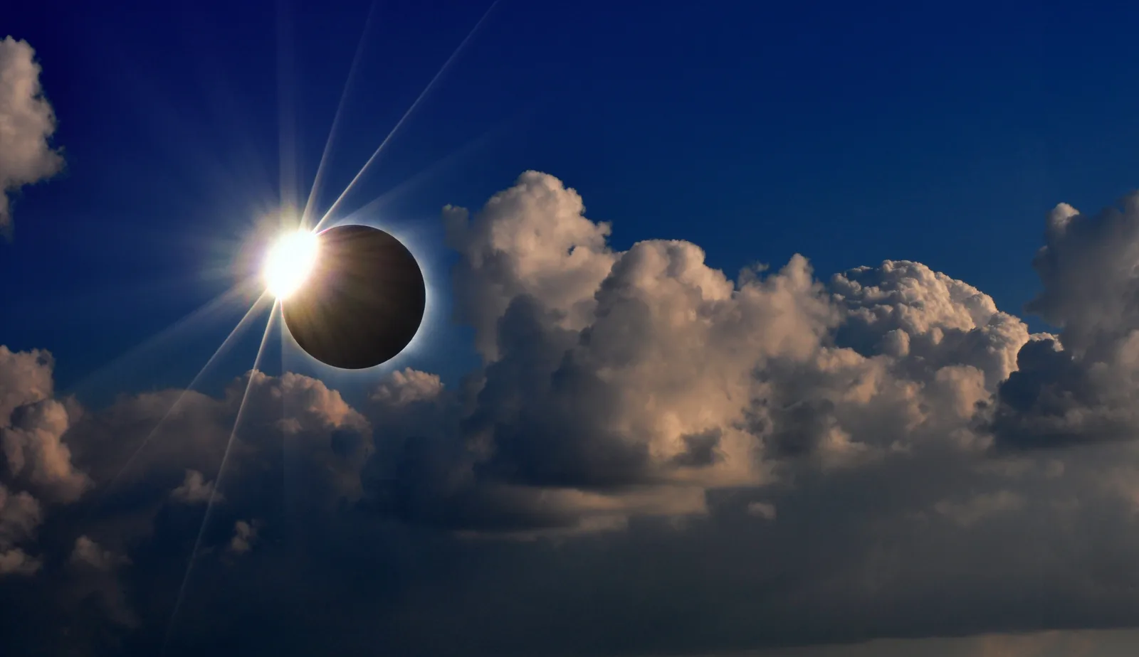 Eclipsa parțială de Soare va fi vizibilă în vestul României.