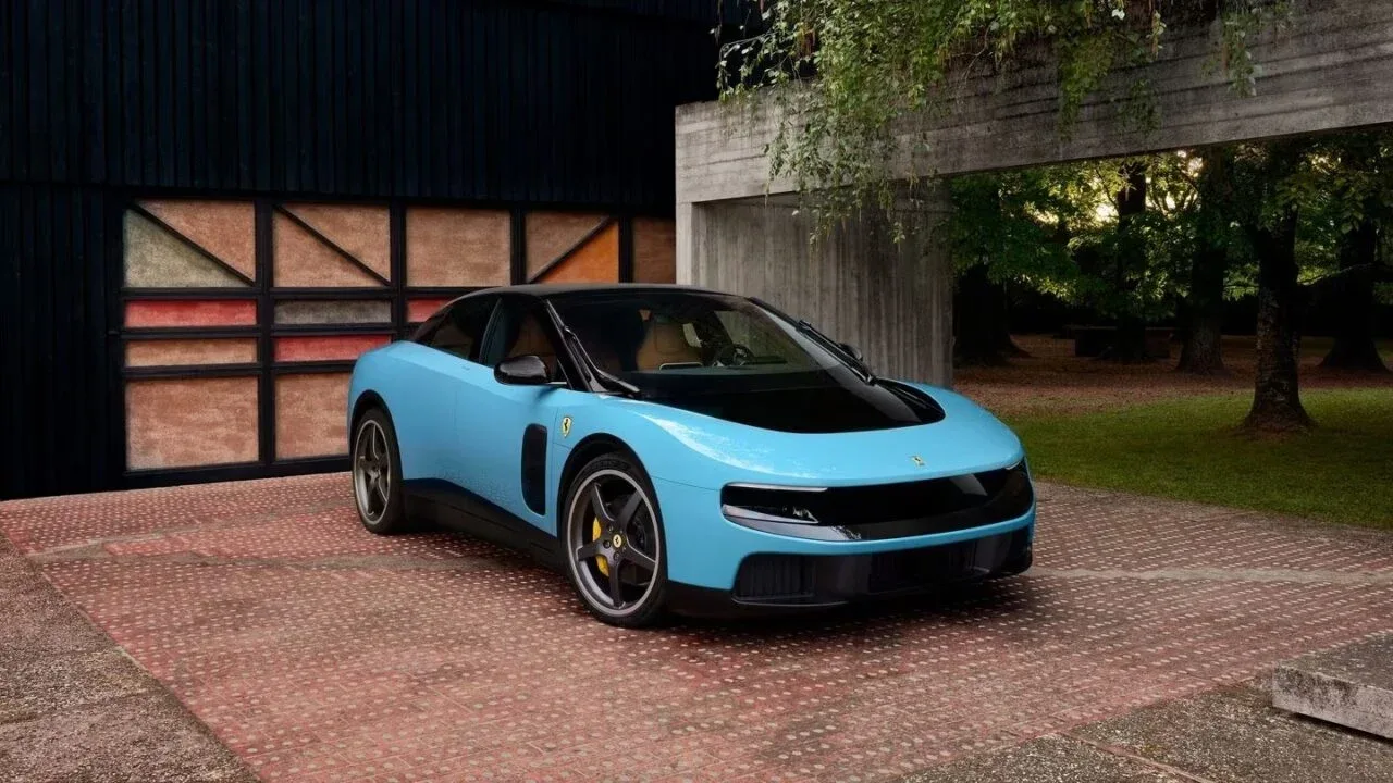 Primul Ferrari Luce de serie vândut la licitație cu un preț record impresionant.