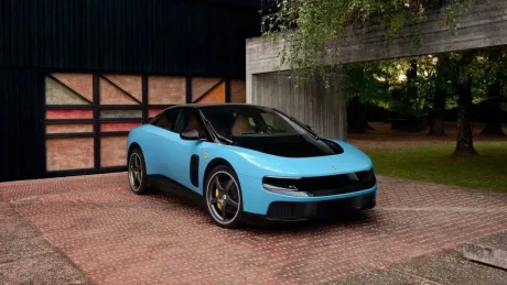 Primul Ferrari Luce de serie vândut la licitație cu un preț record impresionant.