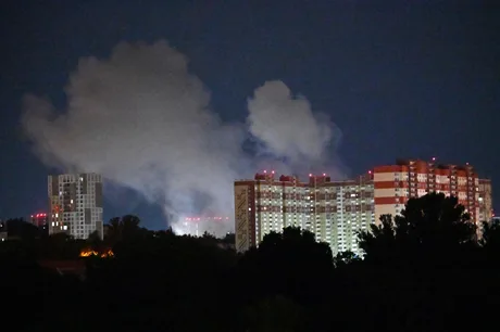 Incendii și fum în Kiev după atacul cu rachete balistice.