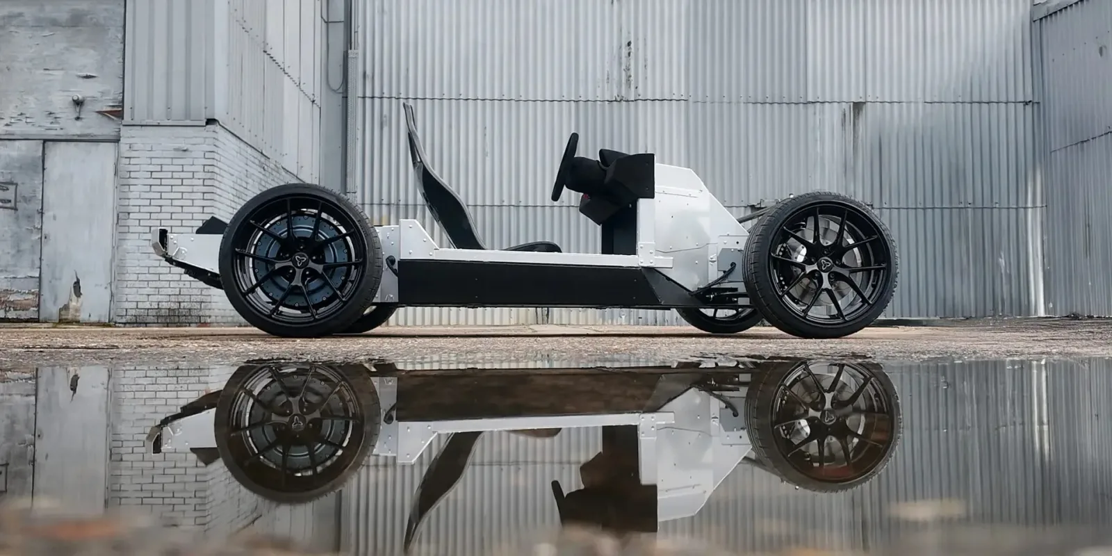 Un vehicul electric inovator, pregătit pentru o nouă eră a mobilității.