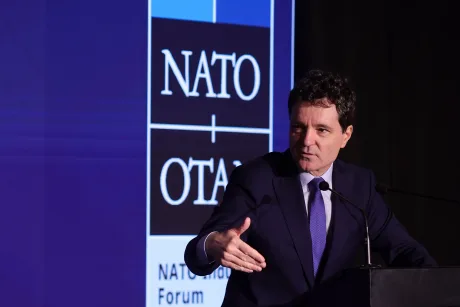 Nicușor Dan discutând despre securitatea maritimă și piețele energetice.